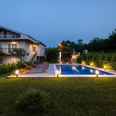 Villa Latica Dicmo Exterior photo