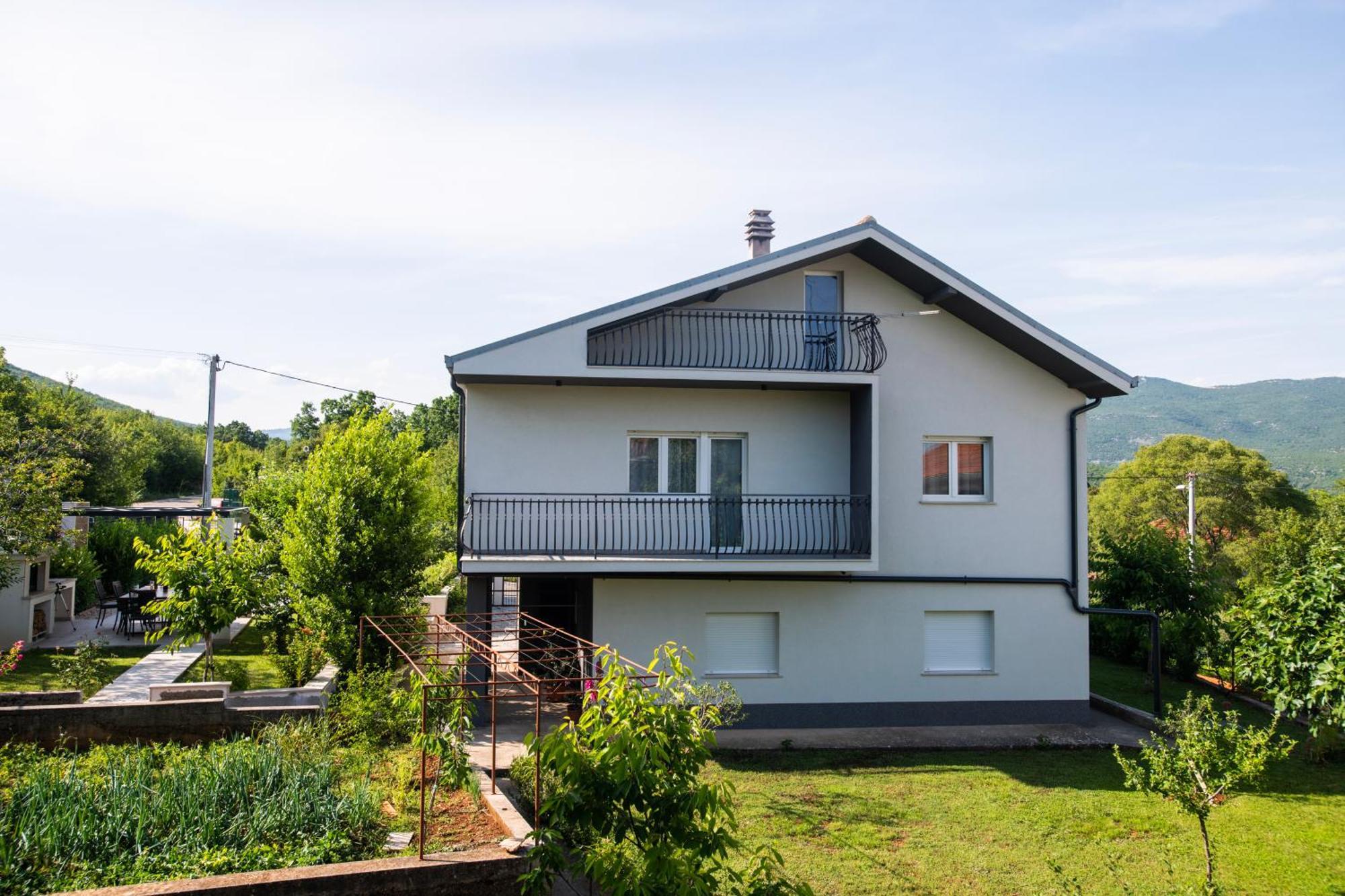 Villa Latica Dicmo Exterior photo