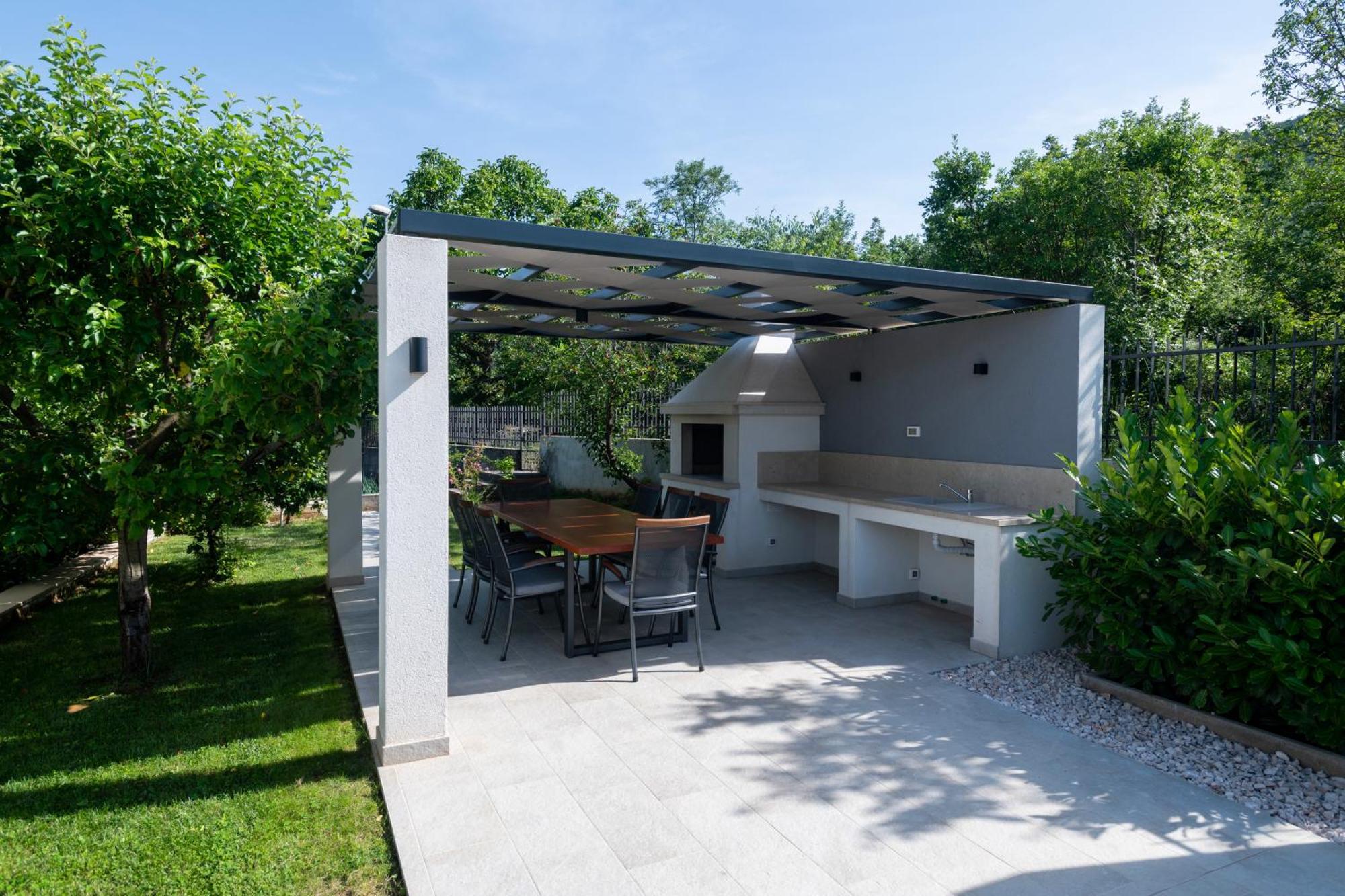 Villa Latica Dicmo Exterior photo